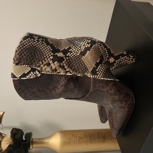 Cowgirl Boots Snake Print, 9.5 - Picture 7 of 13